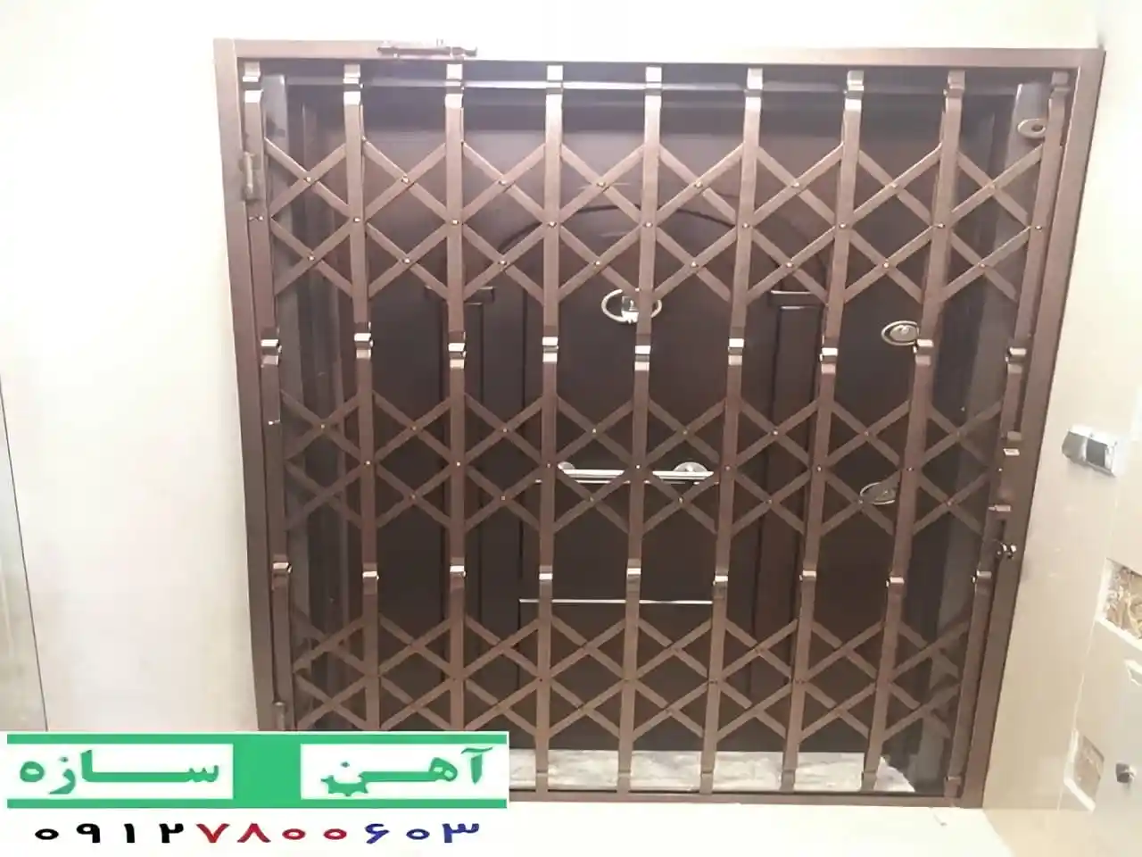 حفاظ درب آکاردئونی 3 گل