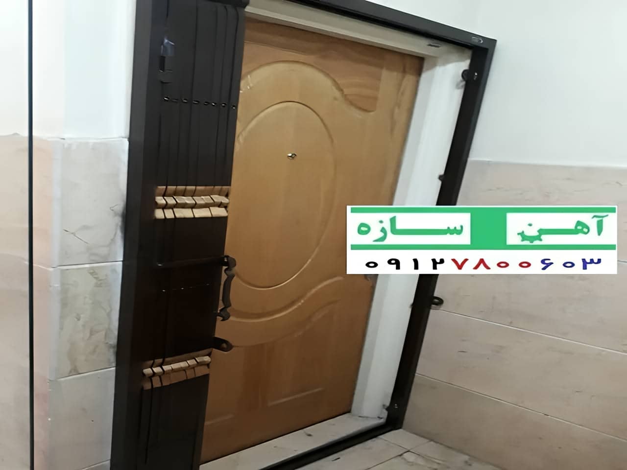 درب آکاردئونی 3 گل خم