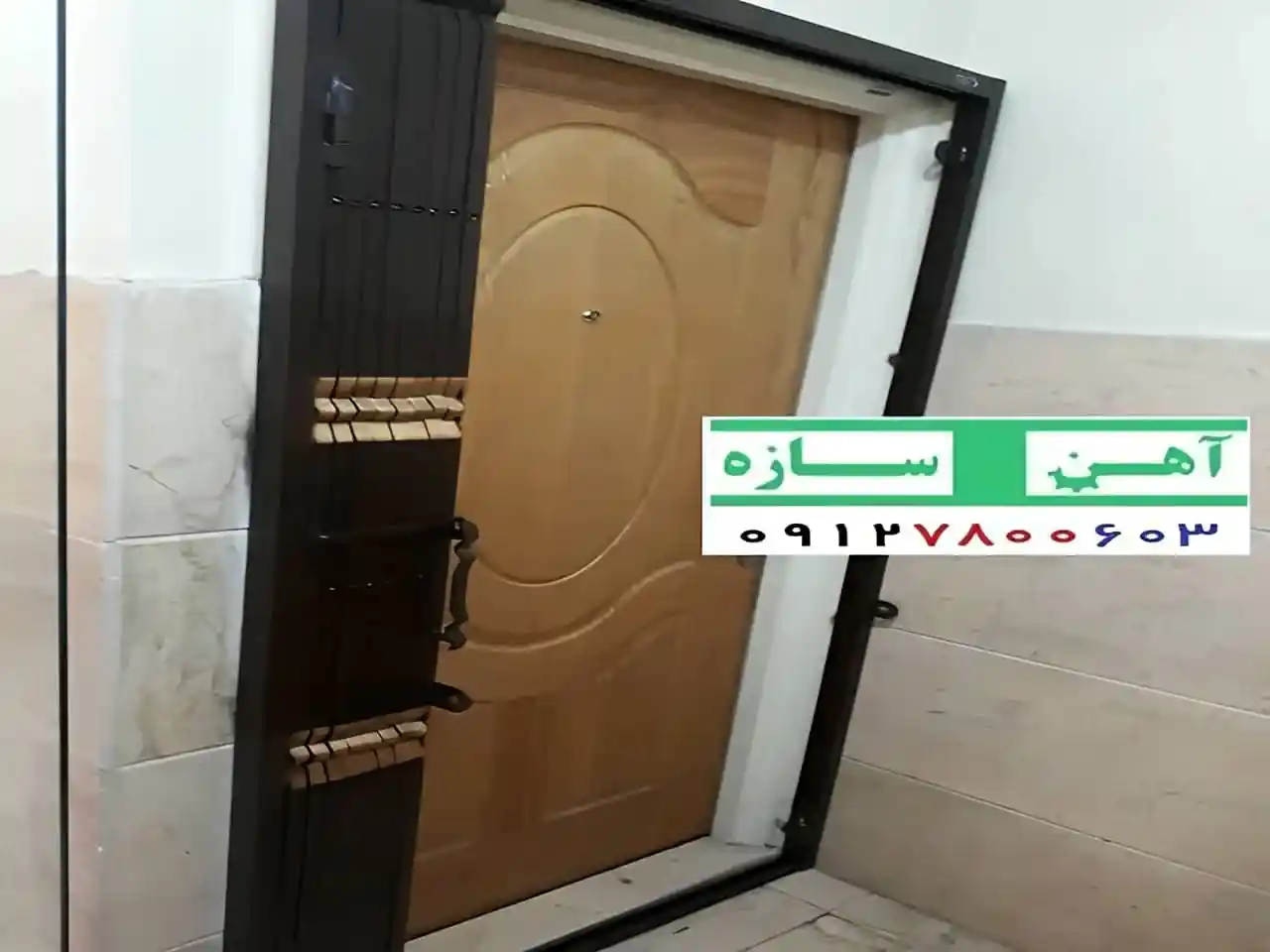 درب آکاردئونی 3 گل خم