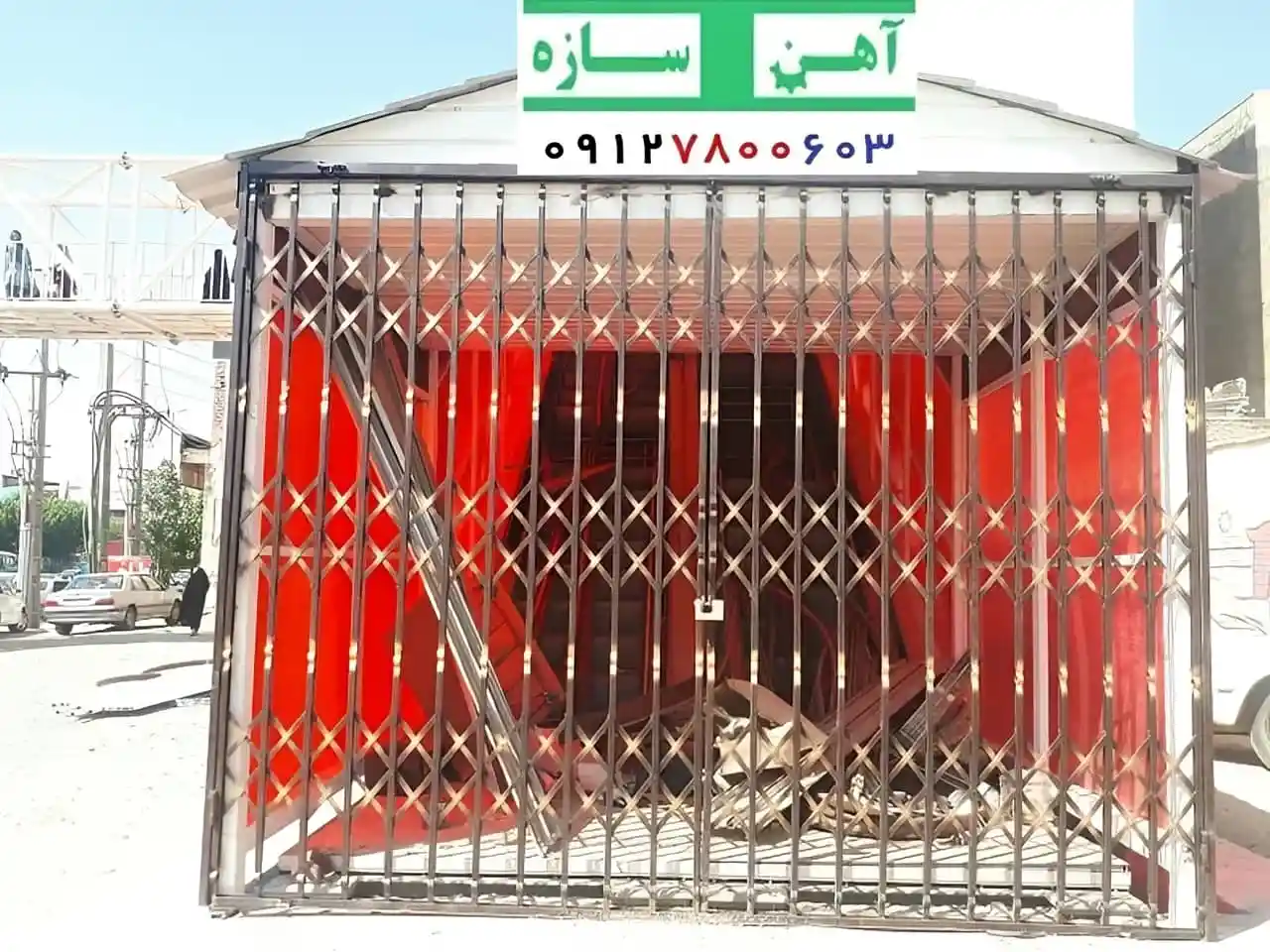 حفاظ درب آکاردئونی 3 گل خم دار