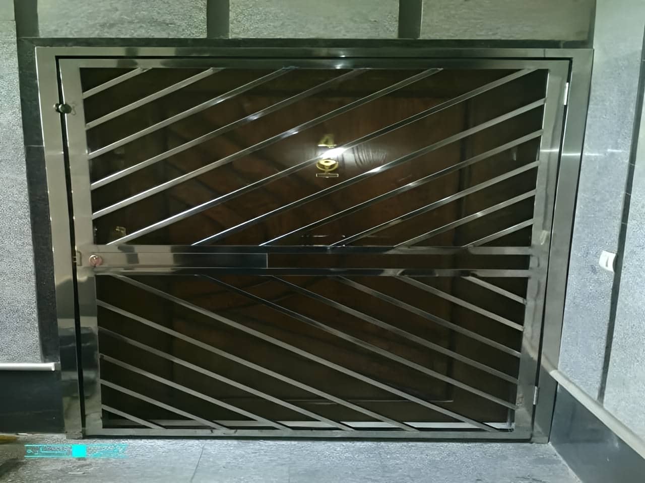 حفاظ استیل درب آپارتمان
