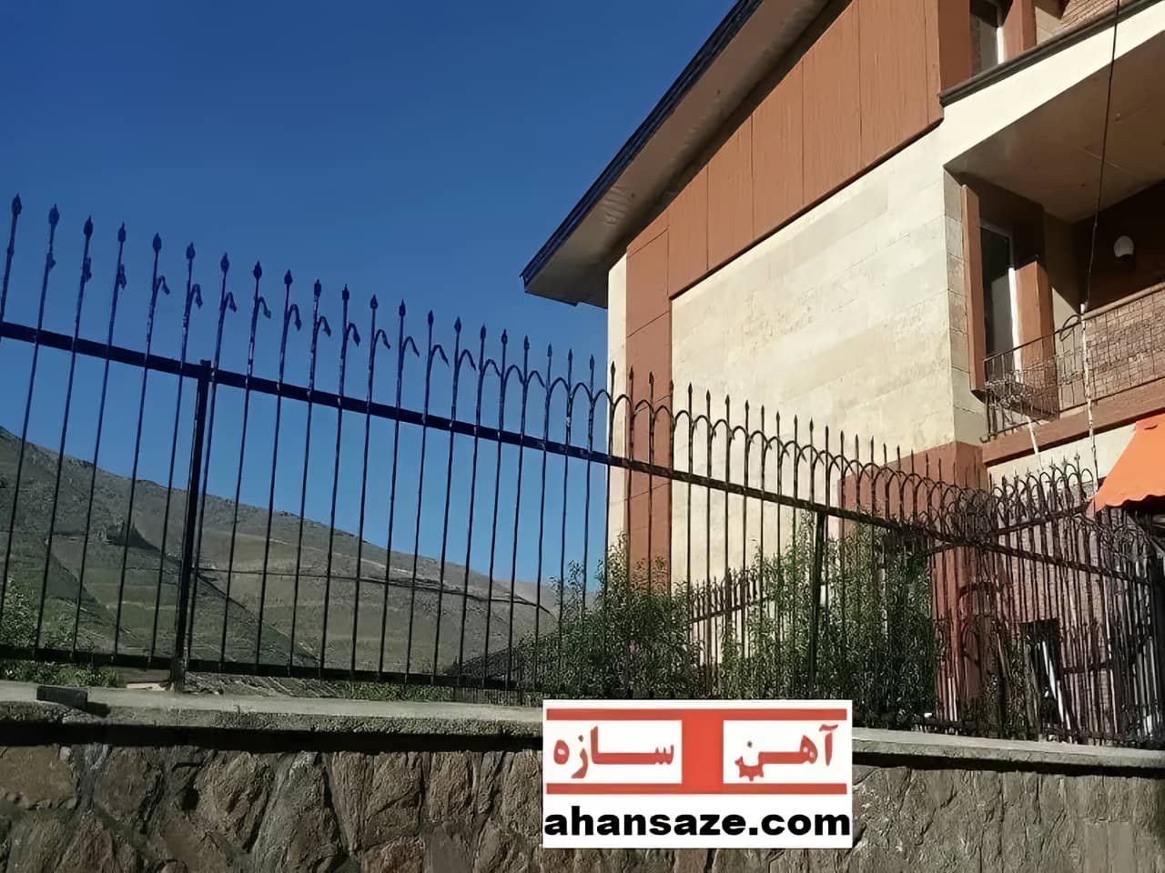 نرده حفاظ دیوار ساختمان شاخ گوزنی بوته ای لیلیوم