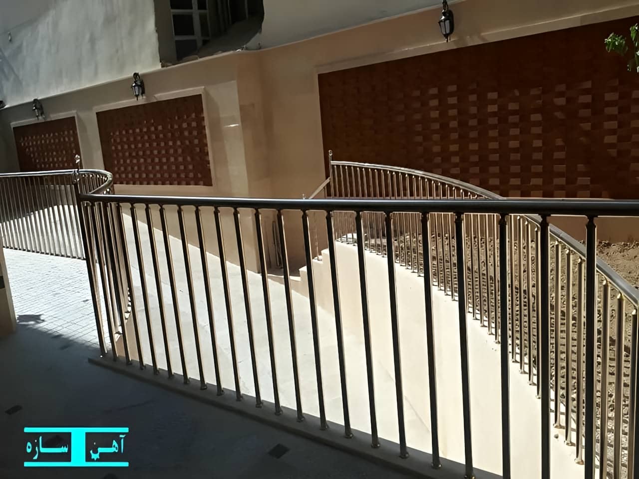 اهمیت و کاربرد حفاظ استیل در امنیت ساختمان