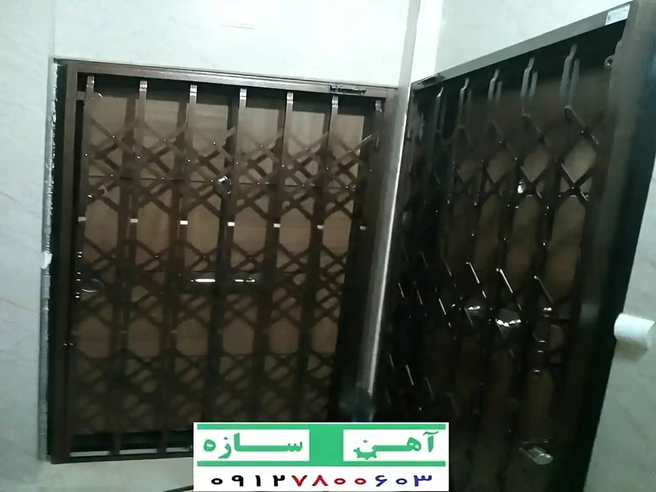 حفاظ درب آکاردئونی