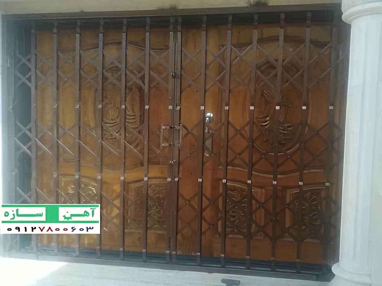 حفاظ درب آکاردئونی