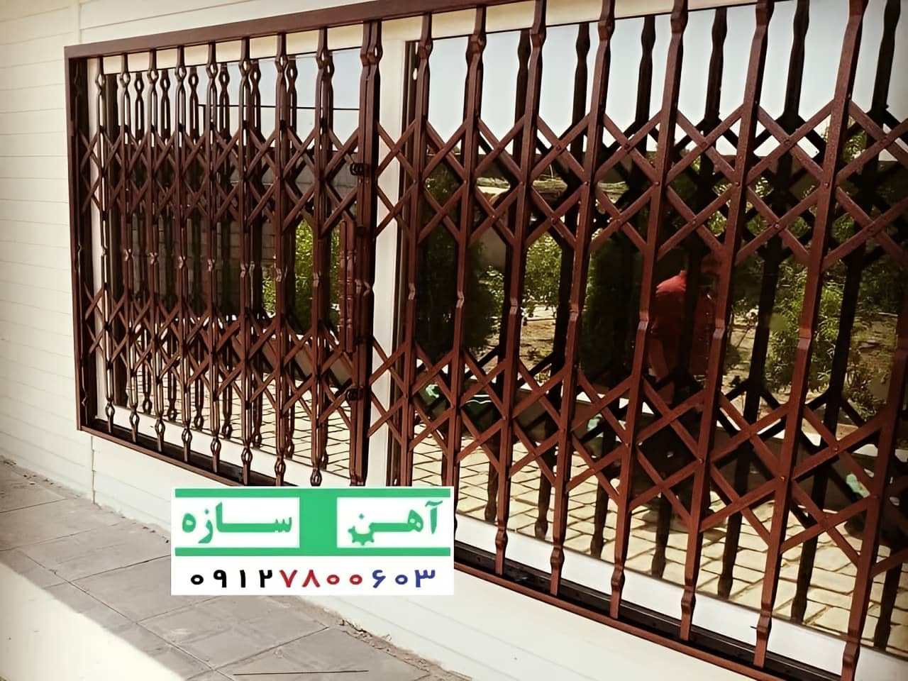 حفاظ درب آکاردئونی
