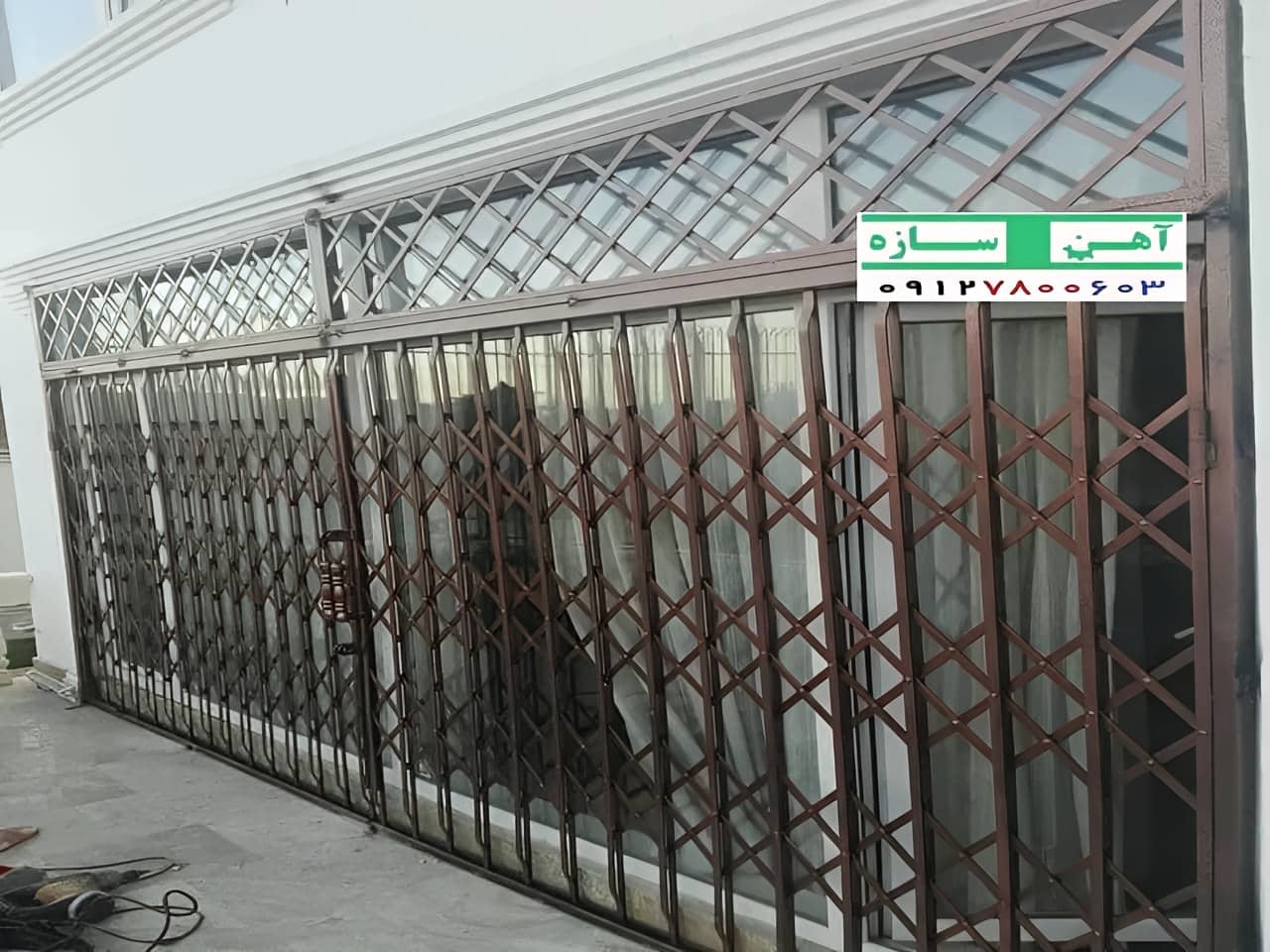 حفاظ درب آکاردئونی