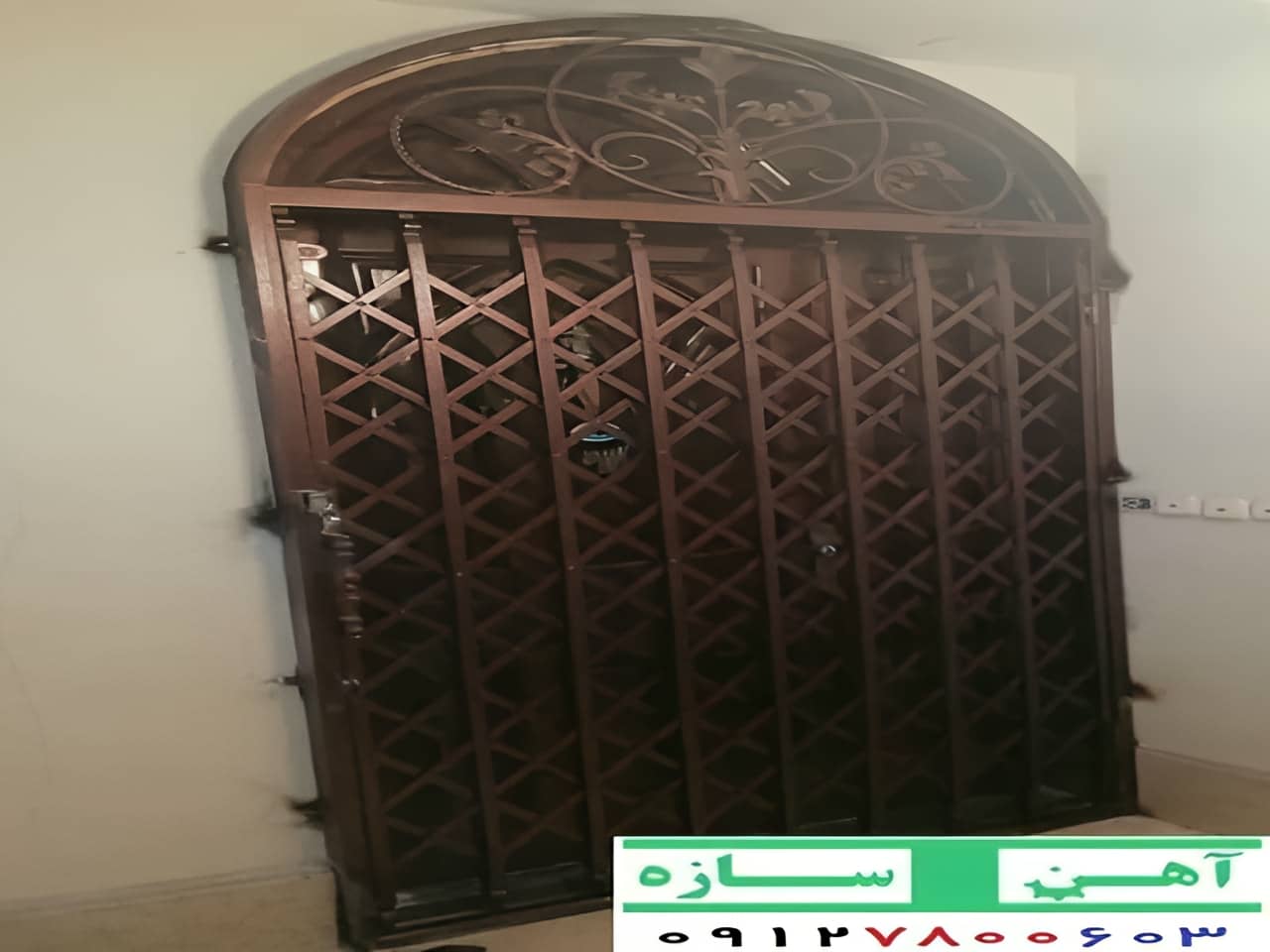 حفاظ درب آکاردئونی