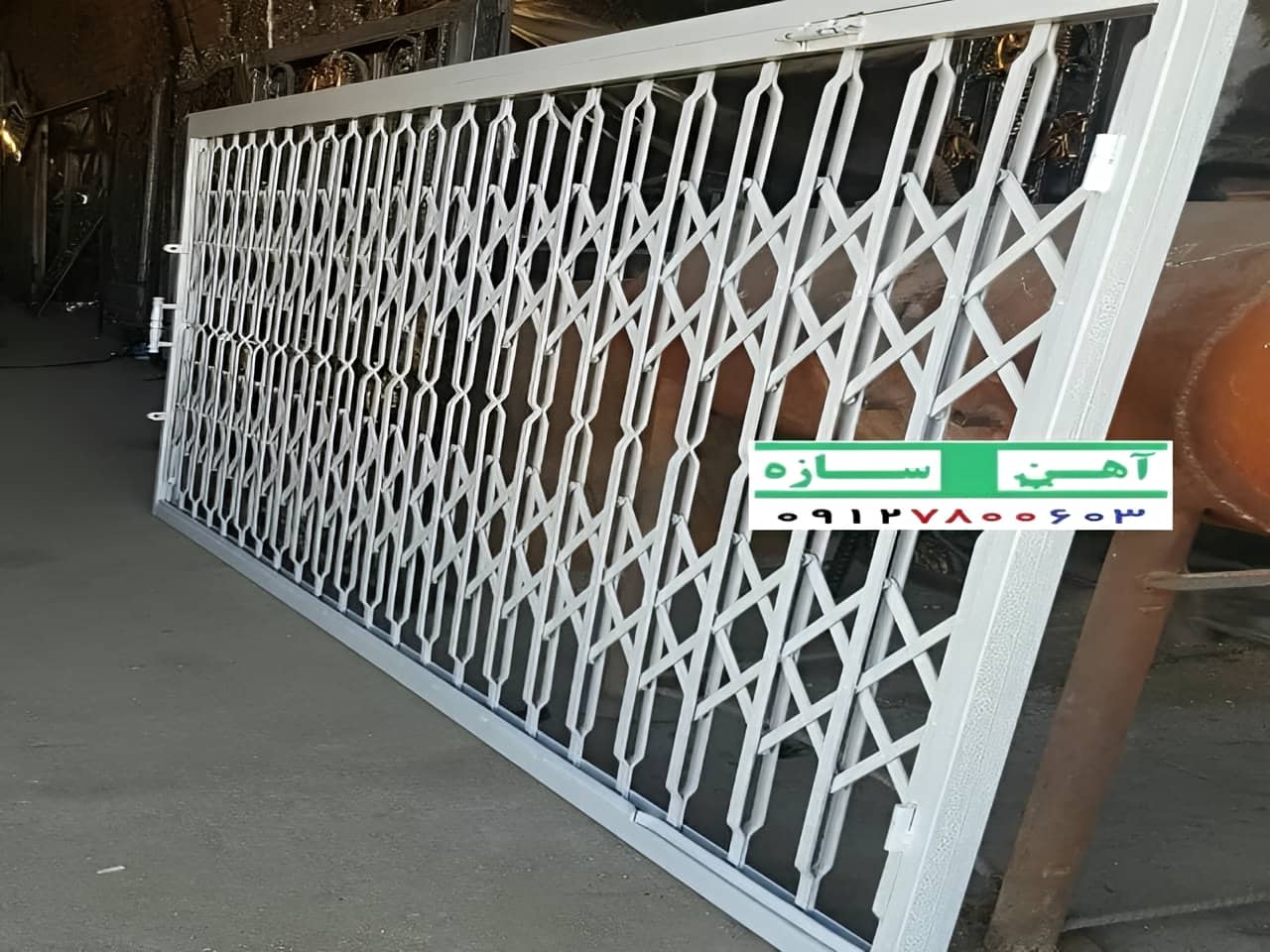 حفاظ درب آکاردئونی