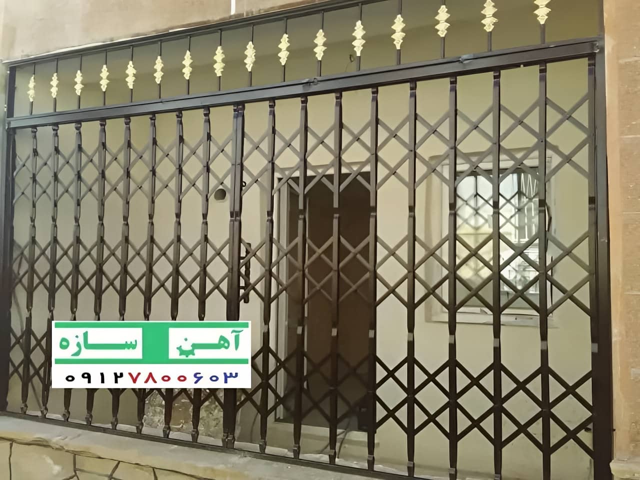 حفاظ درب آکاردئونی
