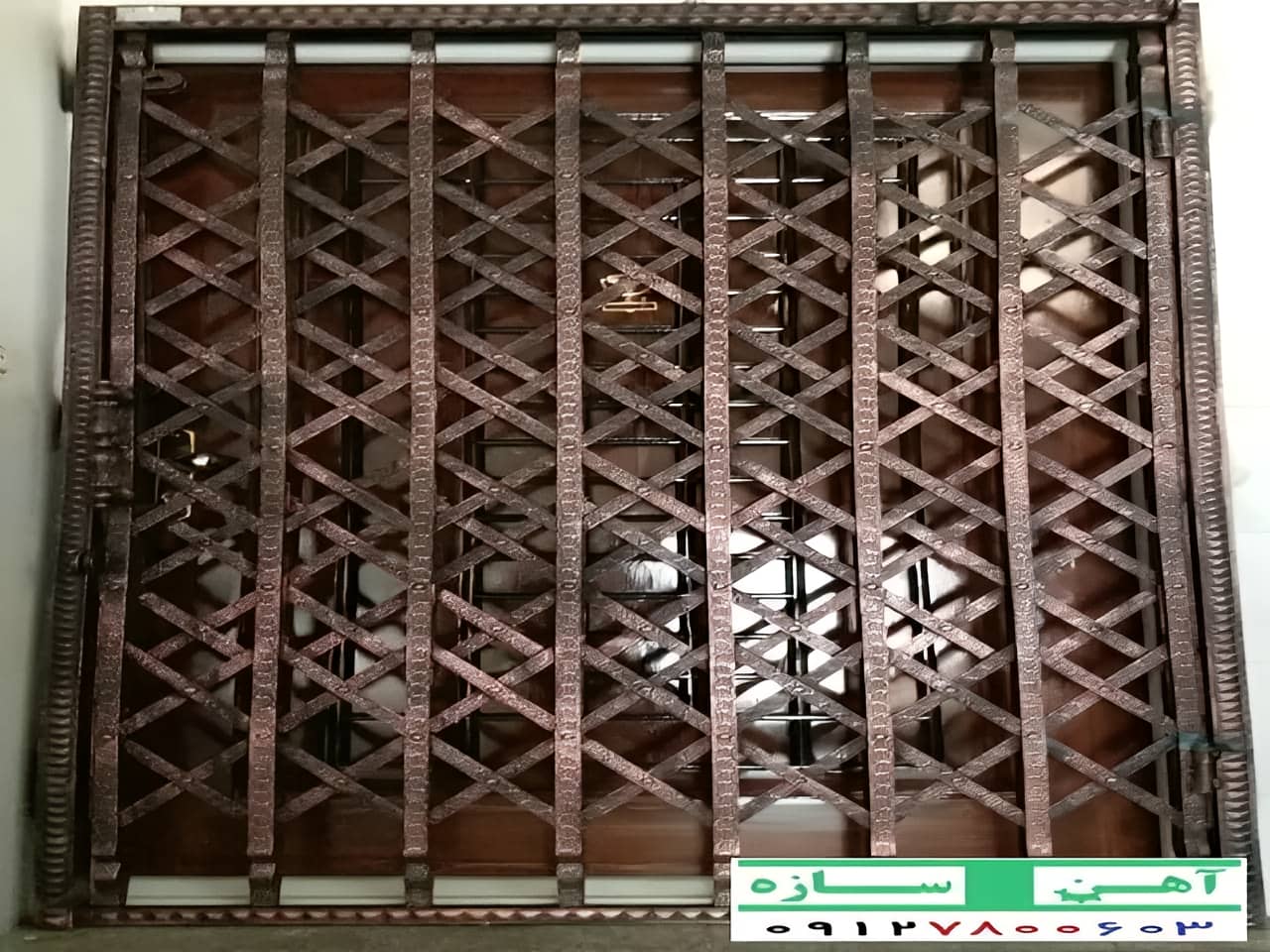 حفاظ درب آکاردئونی