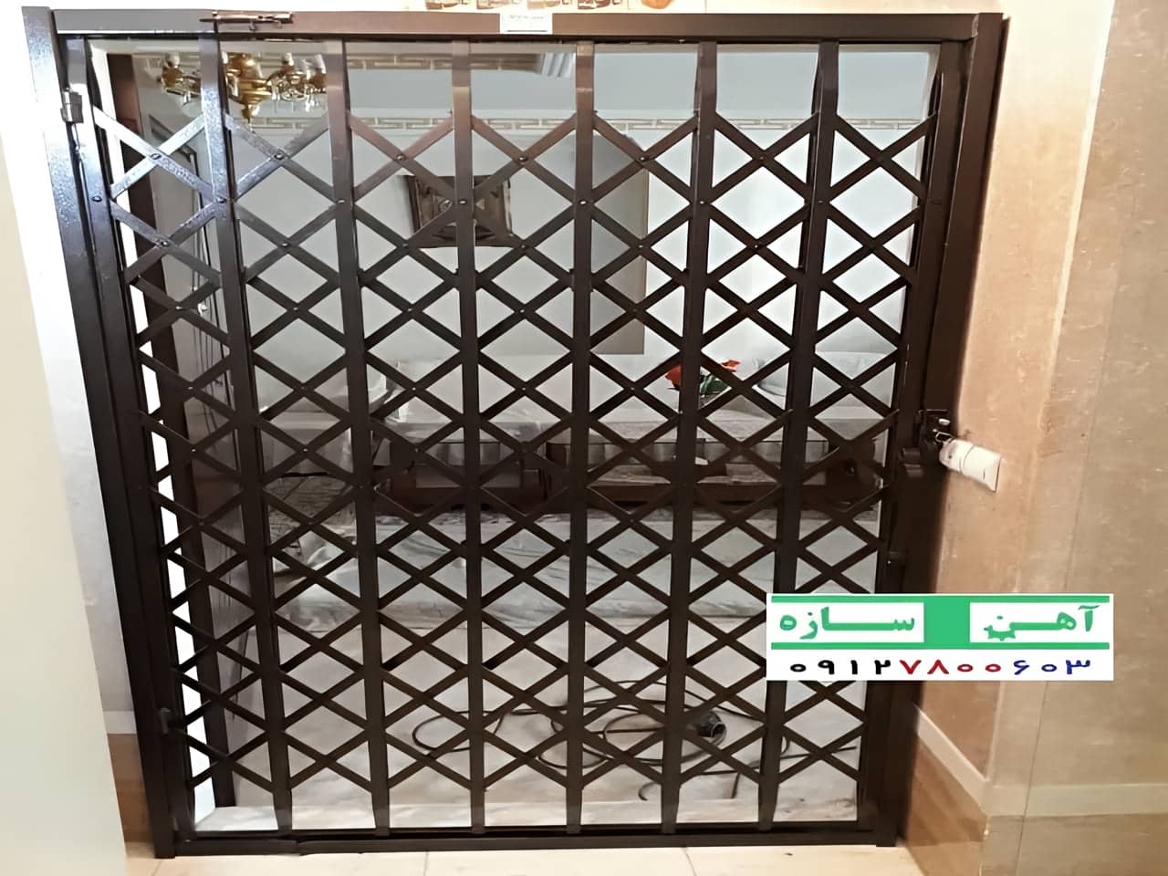 حفاظ درب آکاردئونی