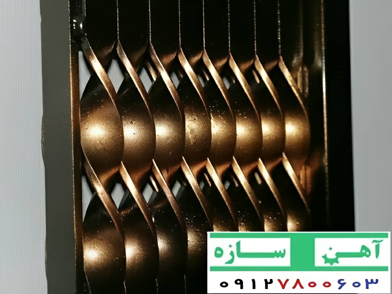 حفاظ درب آکاردئونی