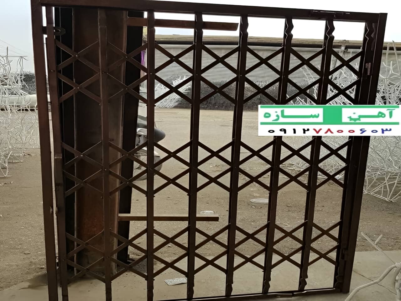 حفاظ درب آکاردئونی