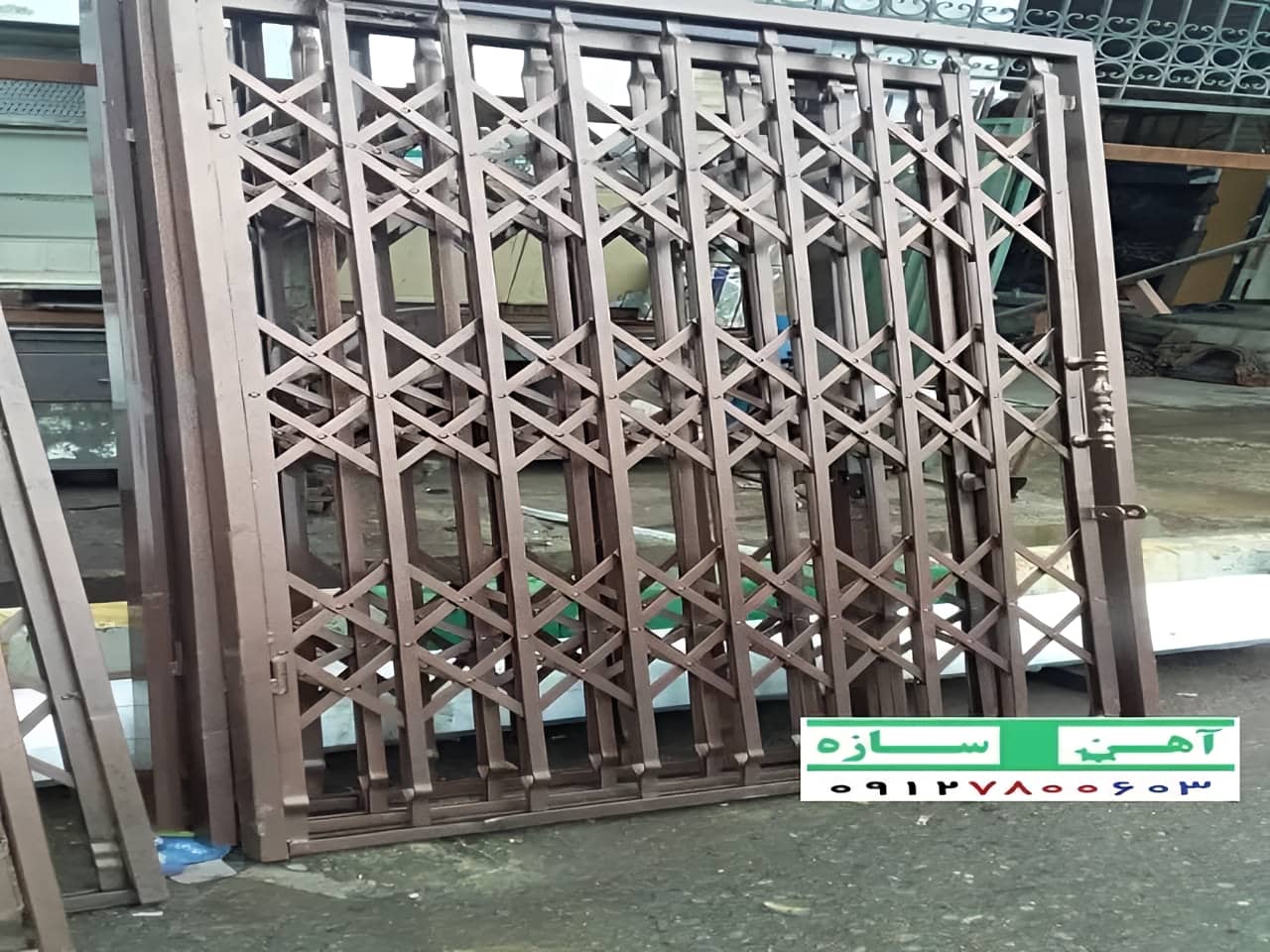 حفاظ درب آکاردئونی