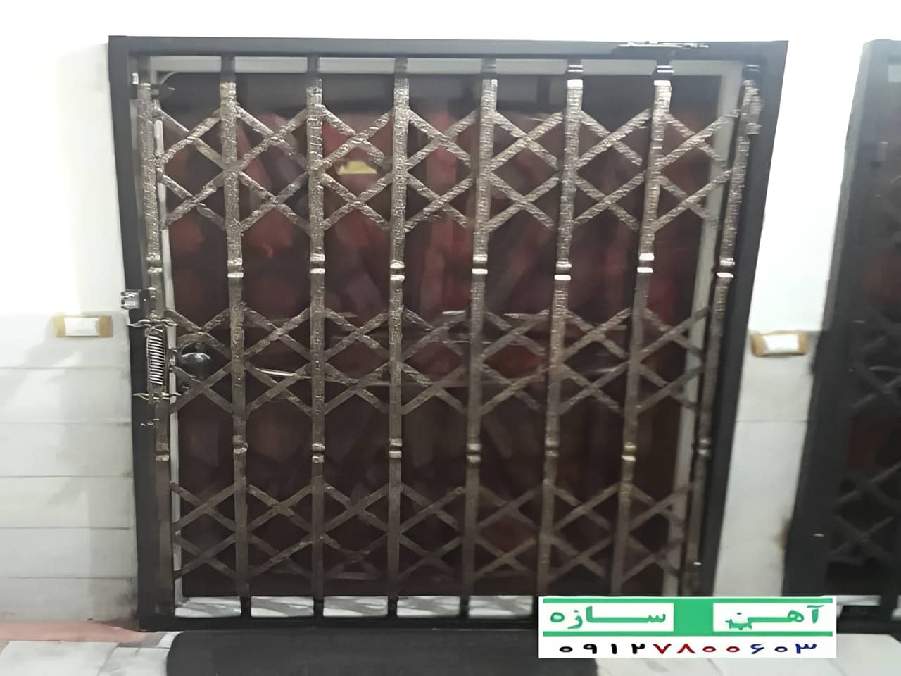 حفاظ درب آکاردئونی