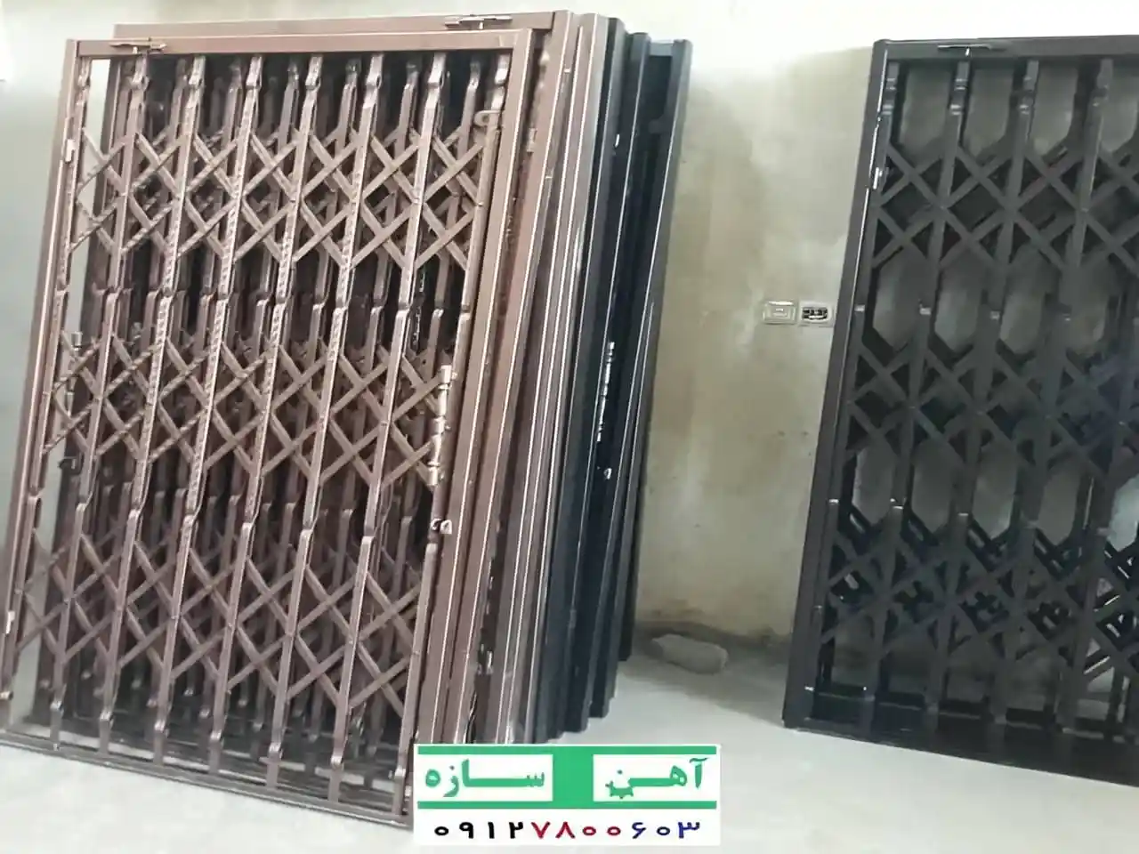 حفاظ درب آکاردئونی