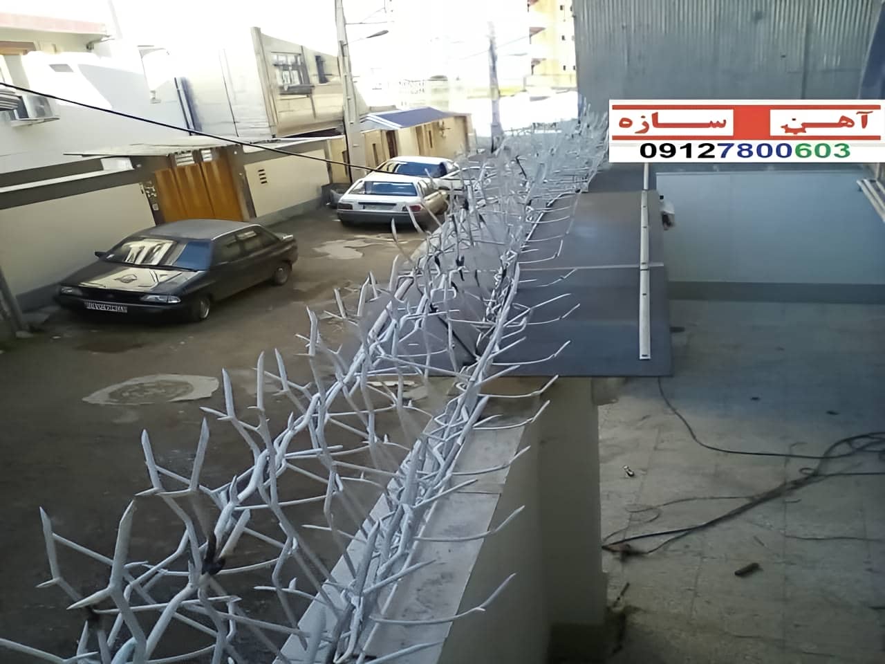 نرده آهنی دیوار