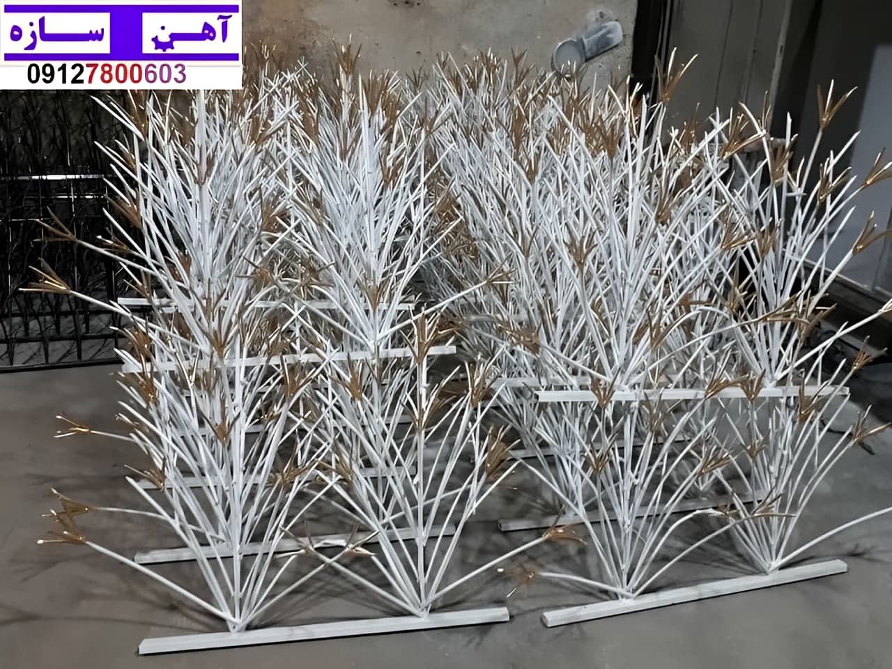 نرده آهنی دیوار