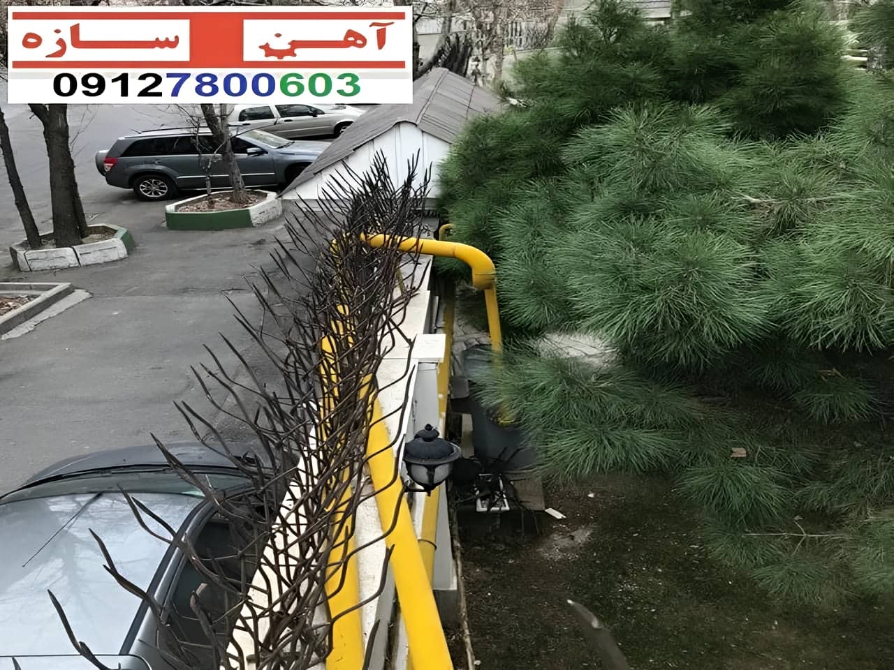 نرده آهنی دیوار