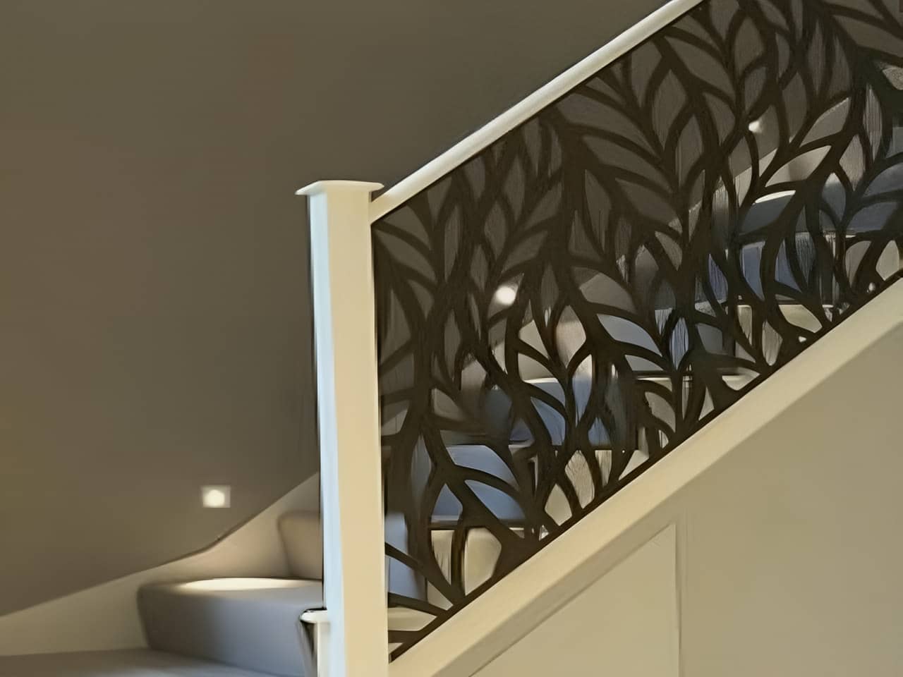 طراحی و اجرای نرده ی سی ان سی