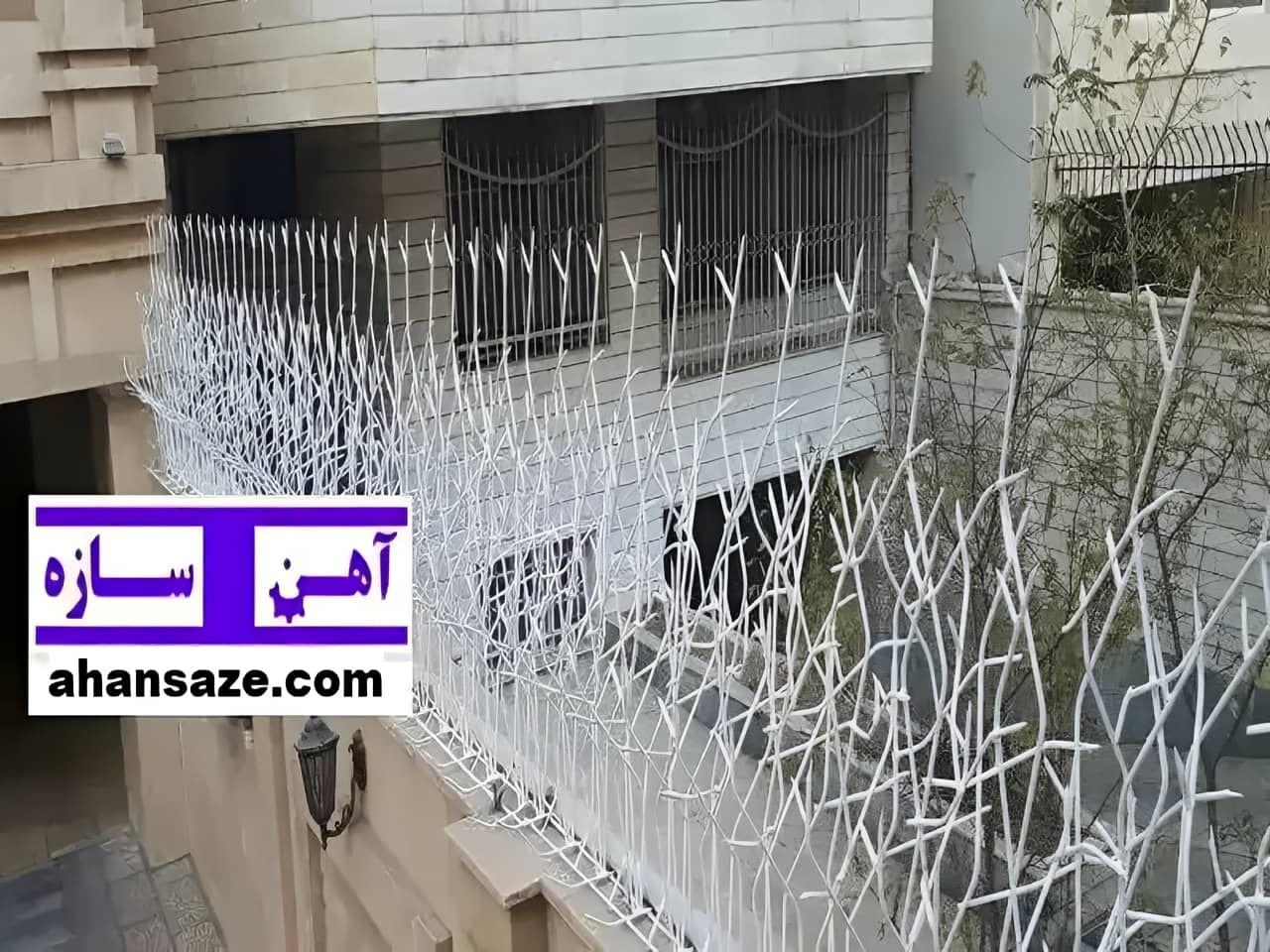 نرده آهنی ساده و اقتصادی برای باغ