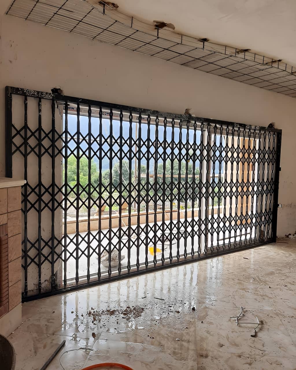 نصب درب آکاردئونی داخل منزل | آهن سازه نصب درب آکاردئونی داخل منزل