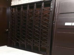 محافظ درب ورودی منزل
