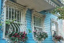 حفاظ پنجره با جای گلدان