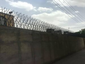 حفاظ آهنی در محله نیاوران
