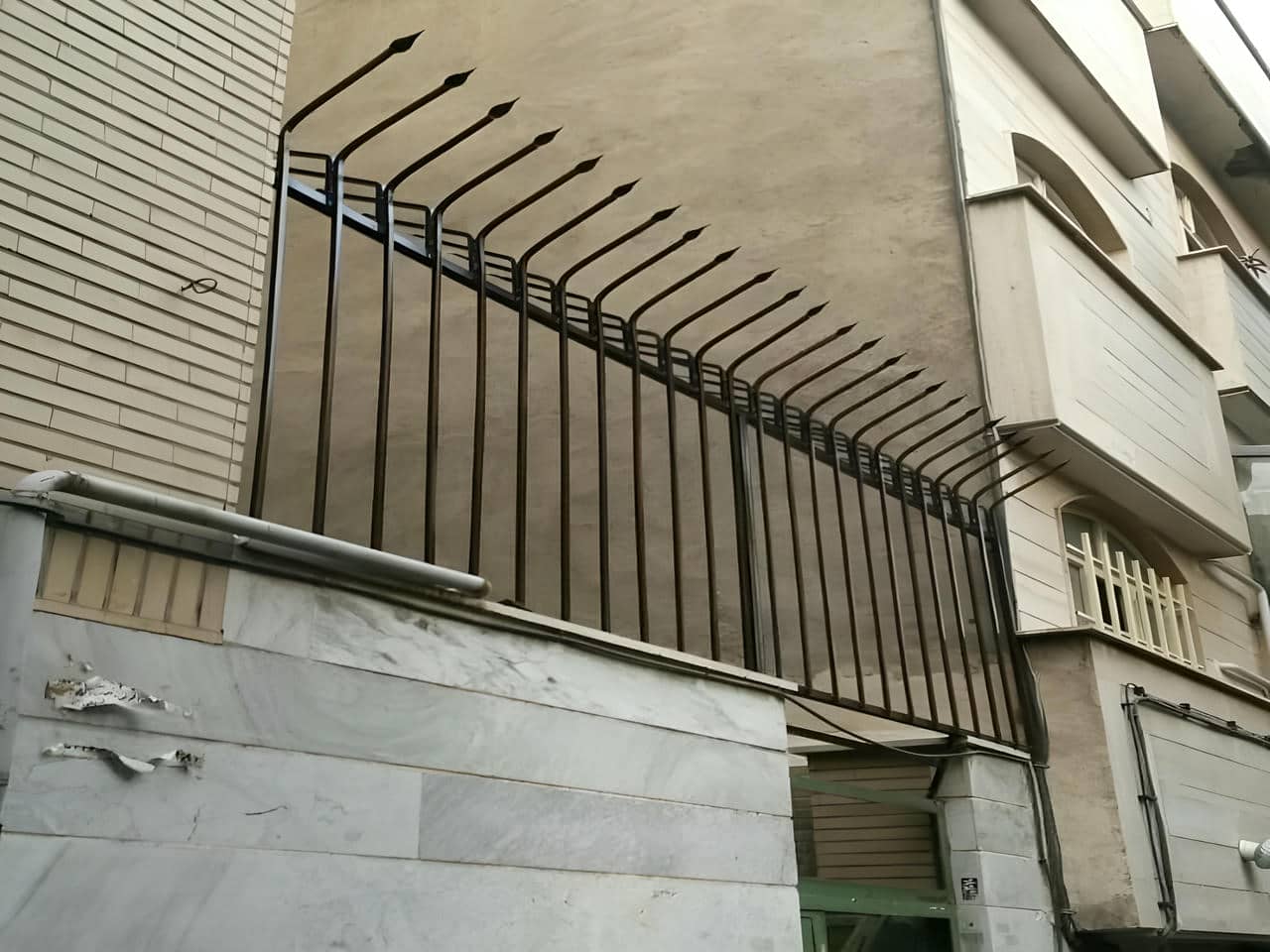 مزایای و معایب نرده‌های آماده