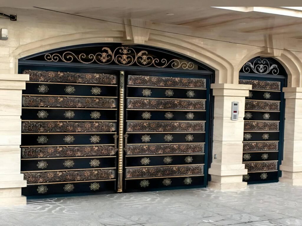 درب حیاط فرفورژه در تبریز