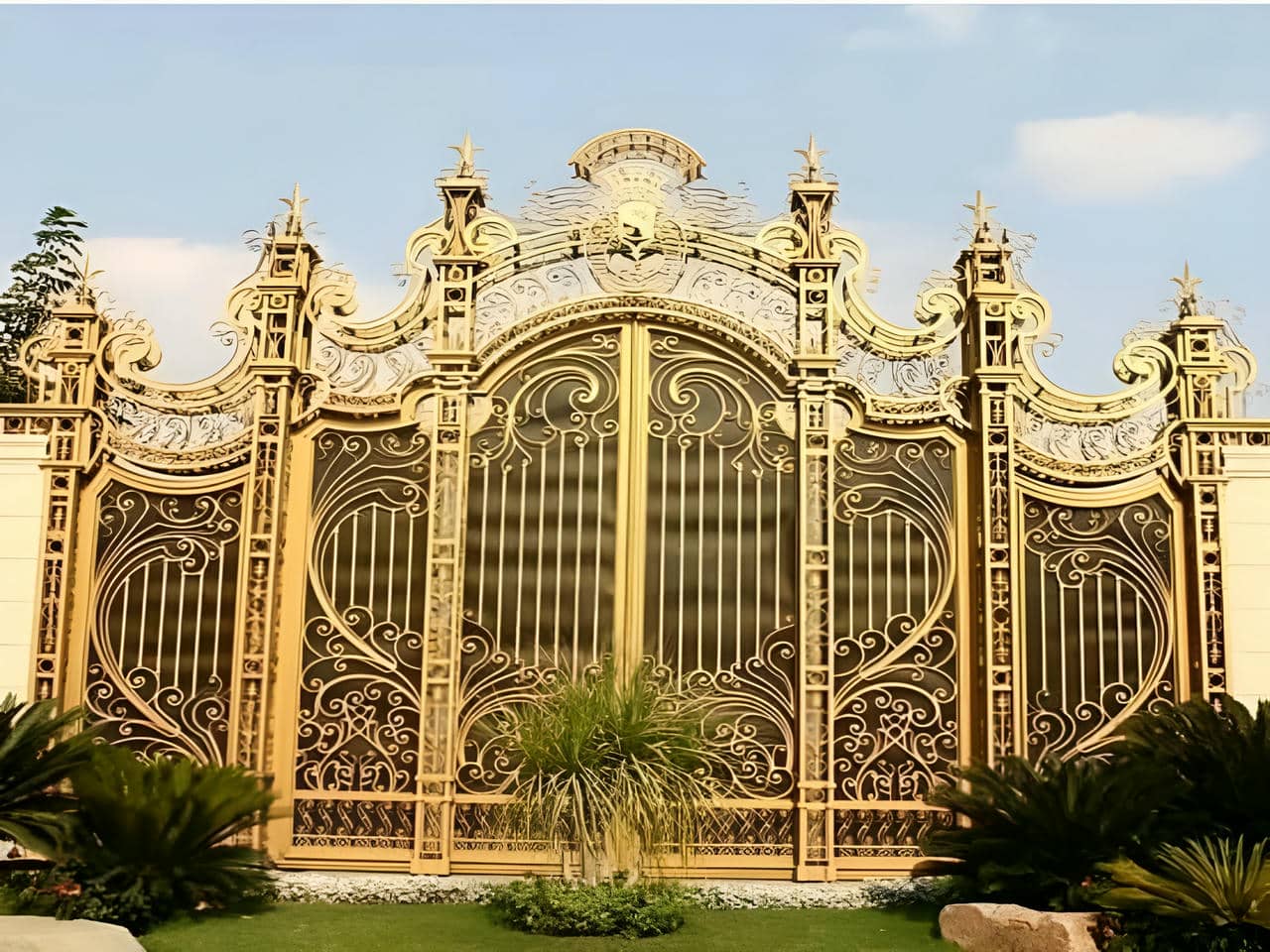 درب حیاط رنگی
