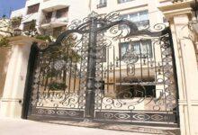 درب آهنی ورود به ساختمان