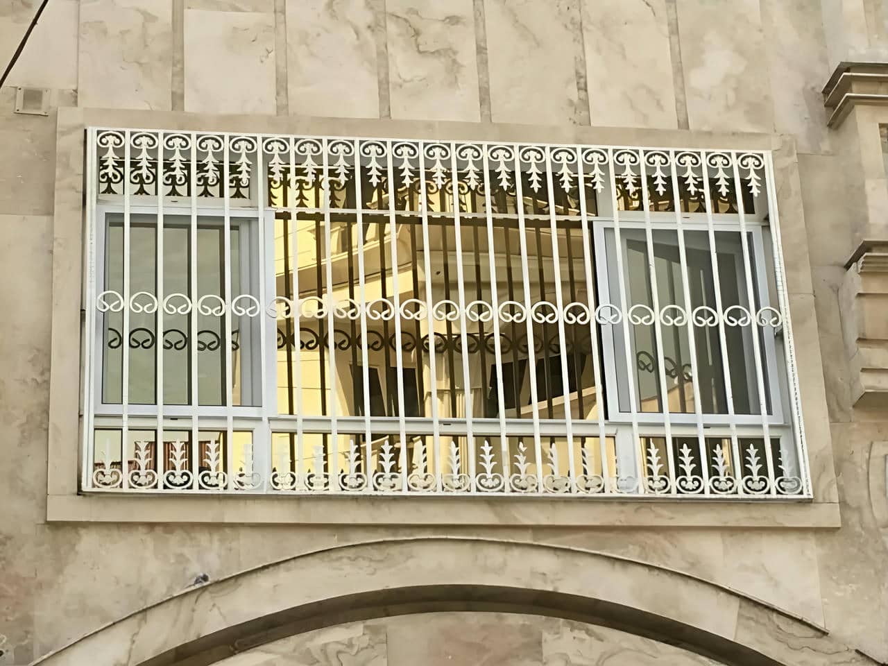 حفاظ آهنی ساختمان در بندر ترکمن
