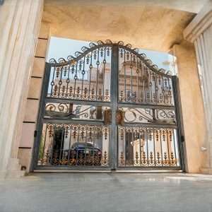 درب انگلیسی ماشین رو و نفر رو – درب ویلایی انگلیسی، پارکینگی، حیاطی