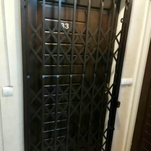 حفاظ درب آکاردئونی آپارتمان