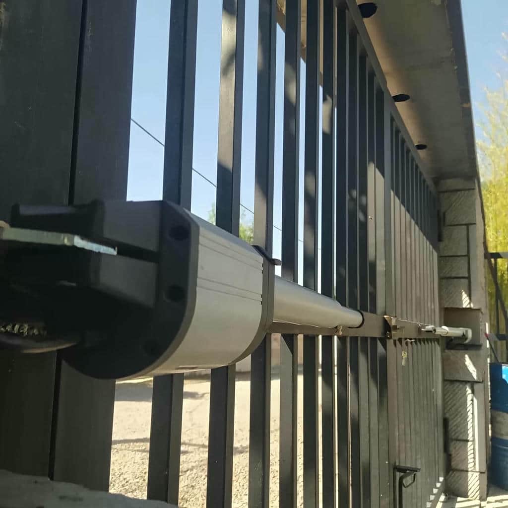 نصب جک درب پارکینگ بیرون بازشو در بیرجند