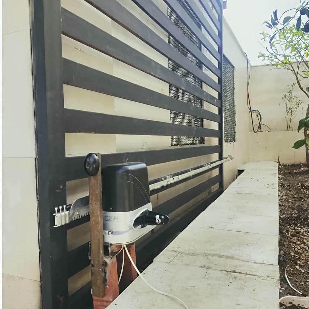 نصب جک درب پارکینگ ریلی در سقز