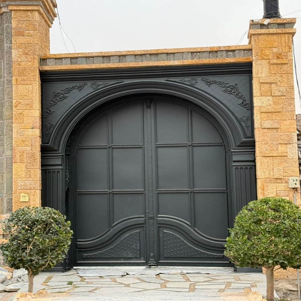 نصب درب حیاط ویلایی فلزی ریلی در نظرآباد