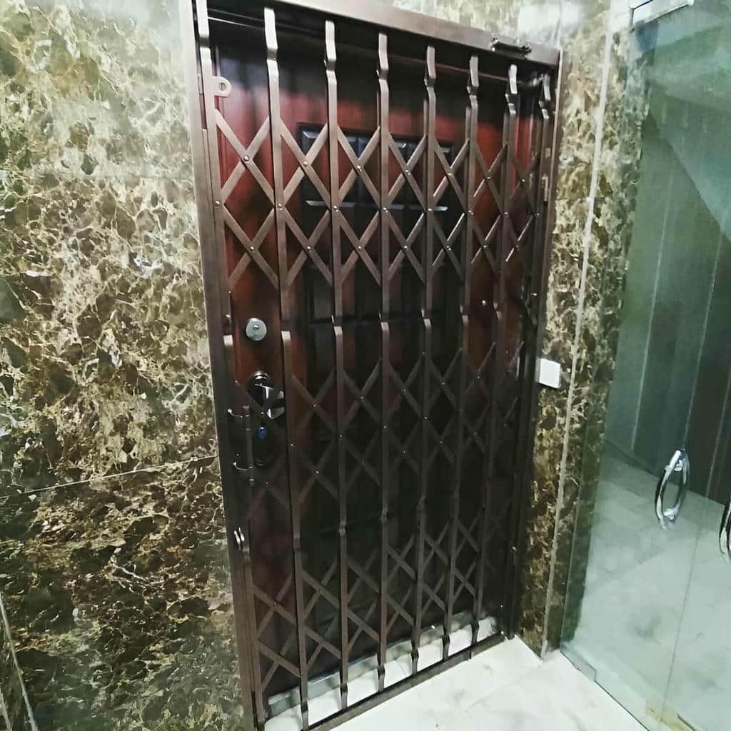 قیمت درب آکاردئونی سه گل در اندیشه