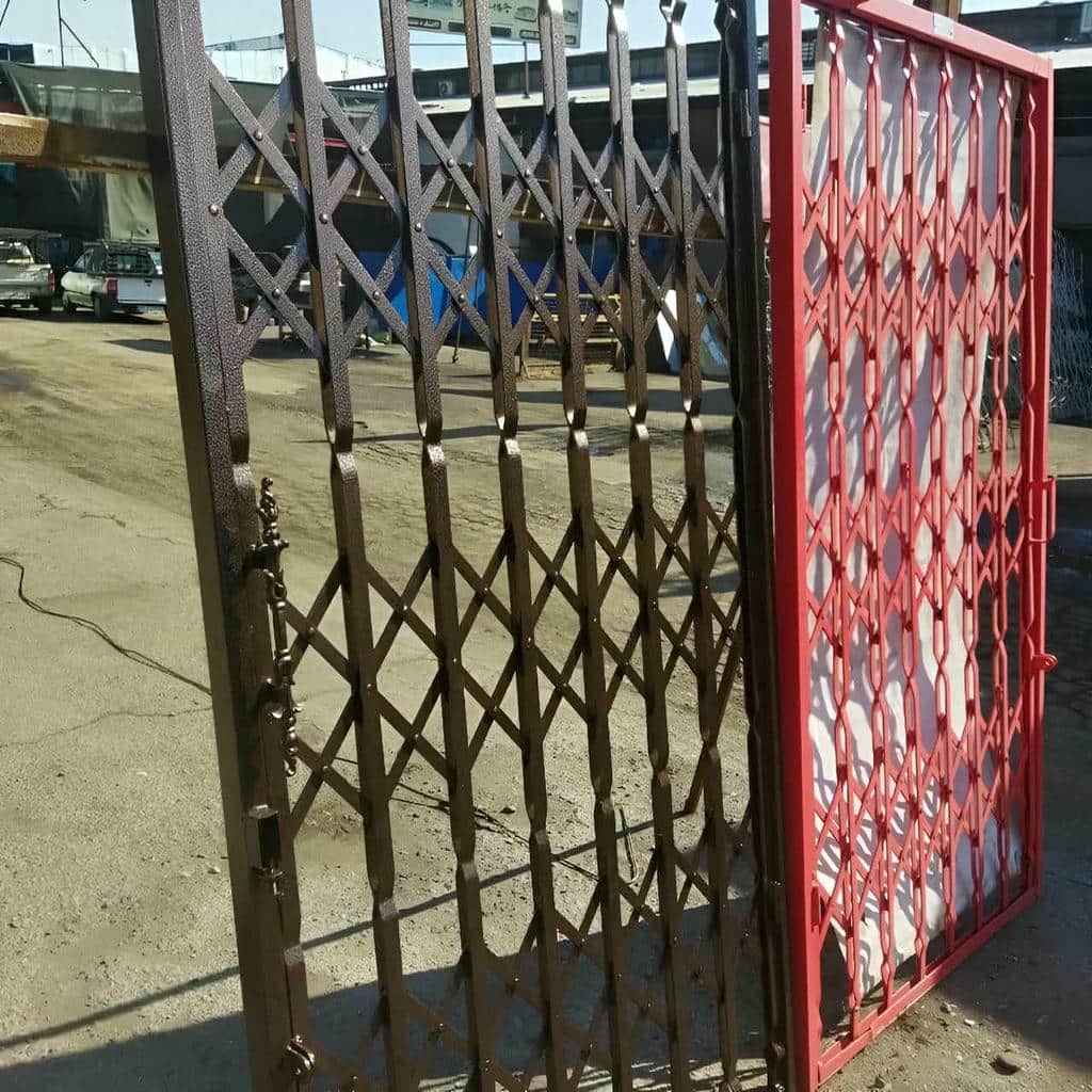 کارخانه درب آکاردئونی آهنی در تبریز