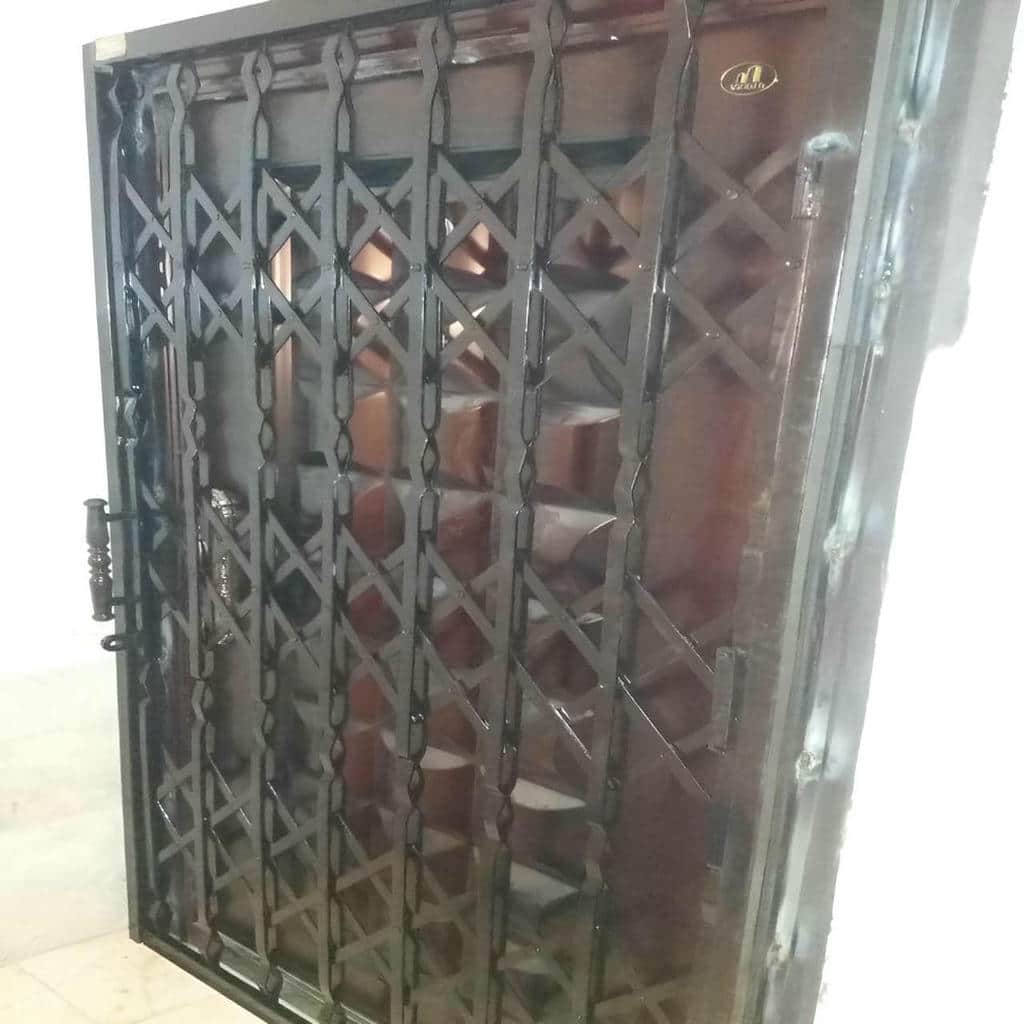 کارخانه درب آکاردئونی آهنی در قشم