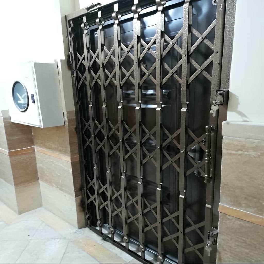کارخانه درب آکاردئونی آهنی در اندیشه