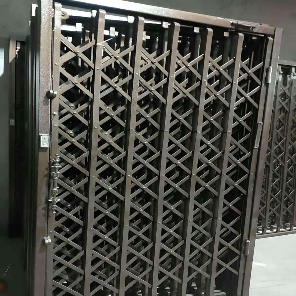 قیمت درب آکاردئونی سه گل در ایرانشهر