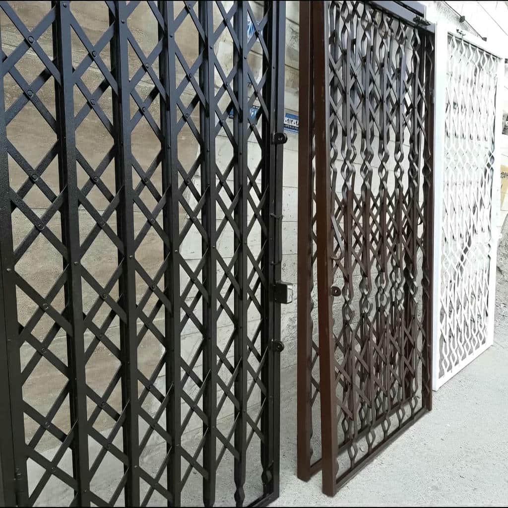 نصب درب آکاردئونی چهارگل در بوشهر