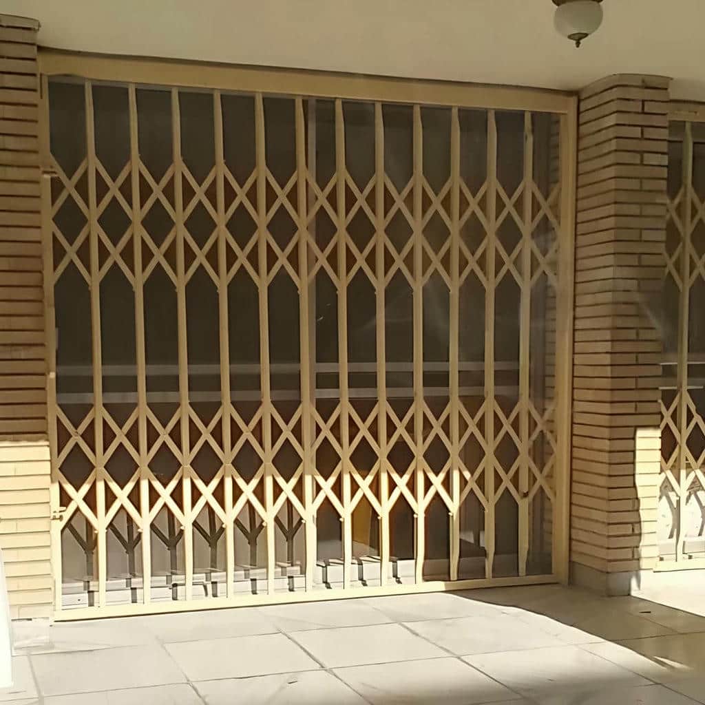 نصب درب آکاردئونی چهارگل در مشهد
