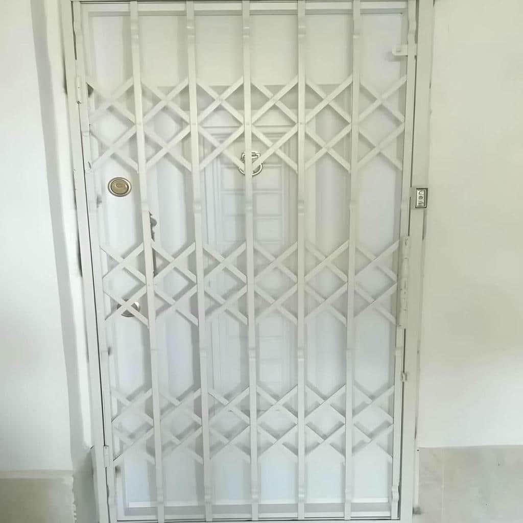 فروش درب آکاردئونی تمام گل در اندیشه