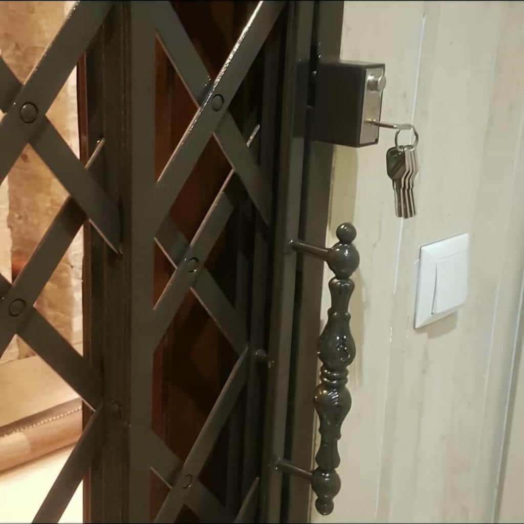 فروش درب آکاردئونی تمام گل در مشهد