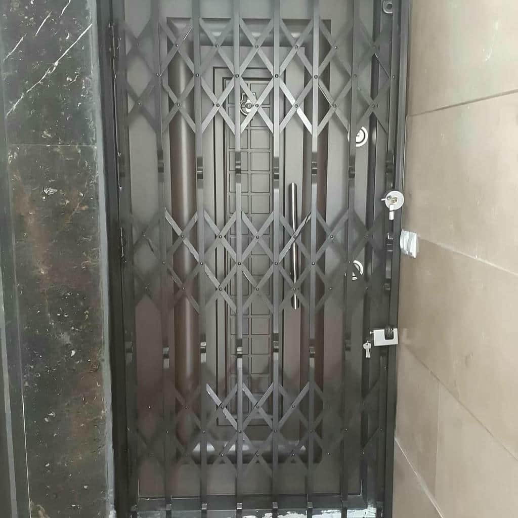 کارخانه درب آکاردئونی آهنی در رفسنجان
